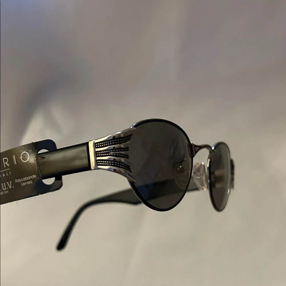 Vintage Notorio N128 Stylish Black Oval Sunglasses. New. 100% UV